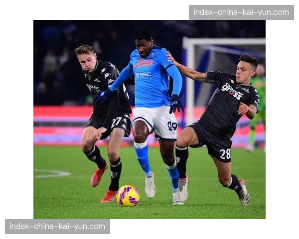 恩波利对阵热那亚，客队球员进球后VAR长时间检查越位引争议